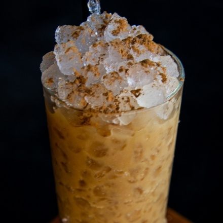 スイートコーンミルクアイスコーヒー