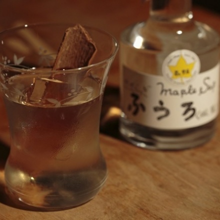 山崎12年　イタヤカエデの樹液割り