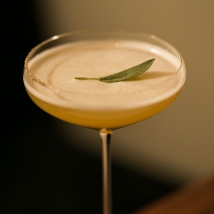 ラベンダーと黒コショウのマティーニ