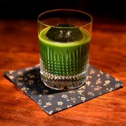自家製抹茶リキュールの緑茶割り