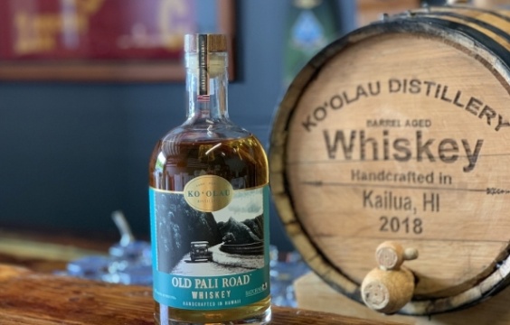 ハワイ史上初の本格ウイスキー蒸溜所
「コオラウ・ディスティラリー」へ。
